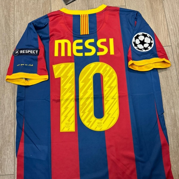 Jersey Soccer Version Retro Team Barcelona 2011 Messi # 10 - Picture 4 of 9